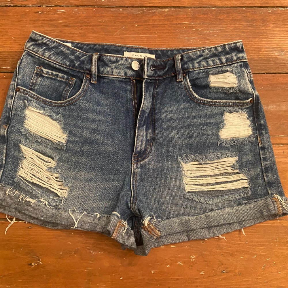 PacSun distressed denim mom Jean shorts size 29
